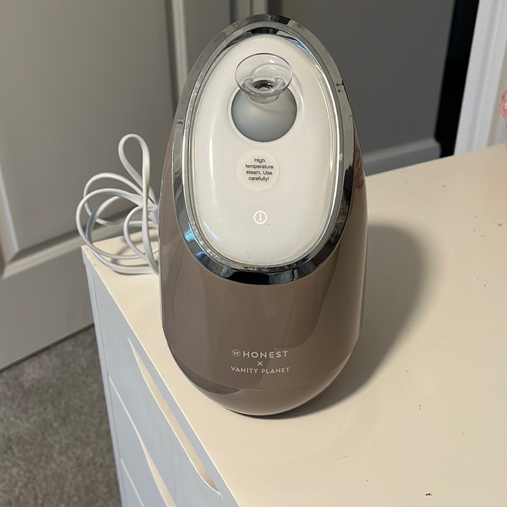 Honest x Vanity Planet Facial Steamer